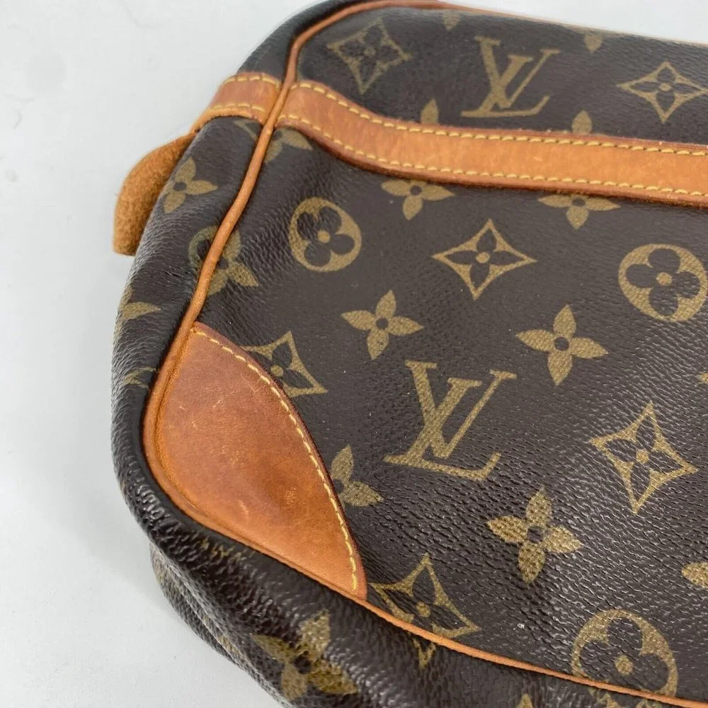 Louis Vuitton toiletries or women cosmetic bag good used vintage condition.